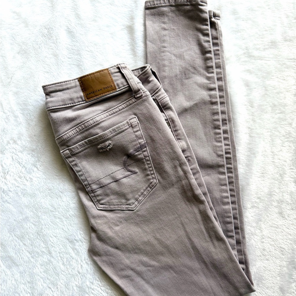 American Eagle Outfitters AE Mauve Super Stretch Distress Jeggings Size 2